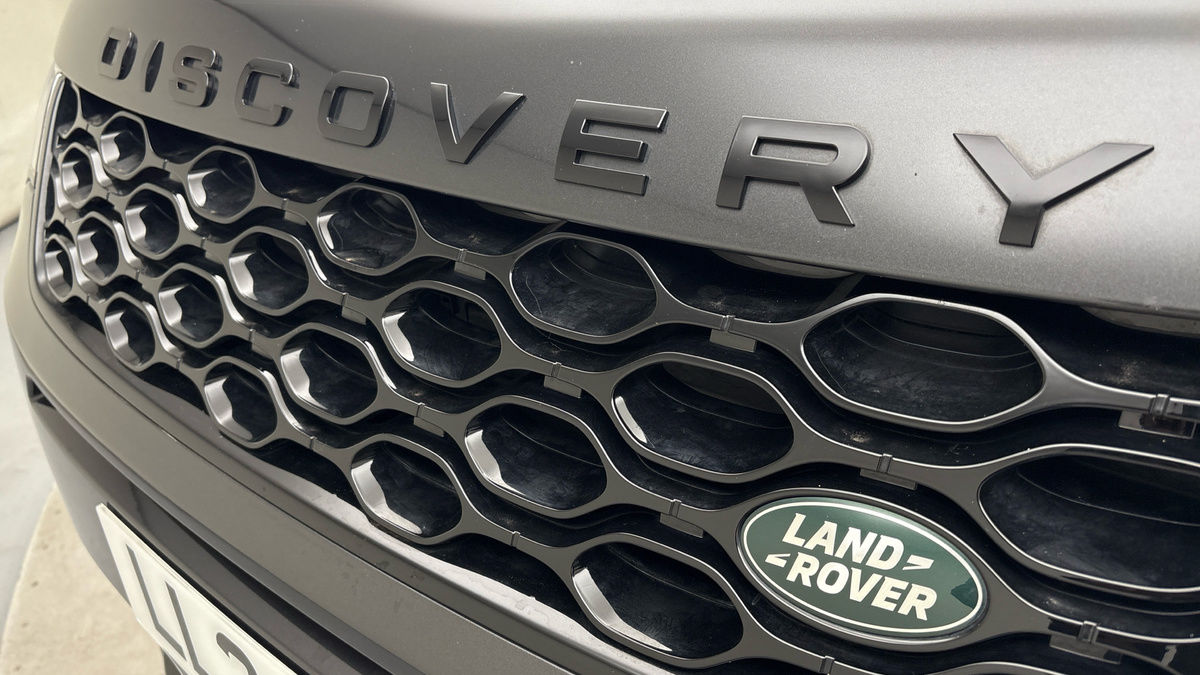 Land Rover Discovery Sport Image 24