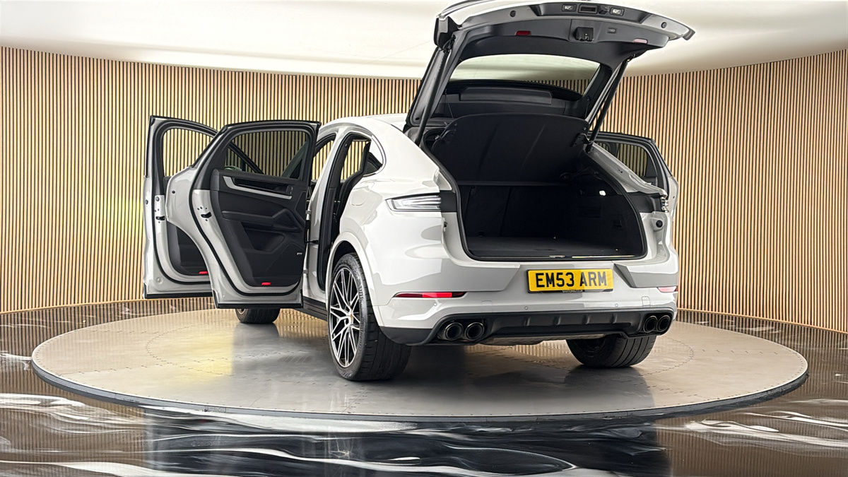 More views of Porsche Cayenne