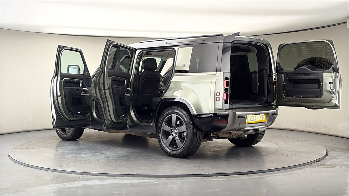 More views of Land Rover Defender 110