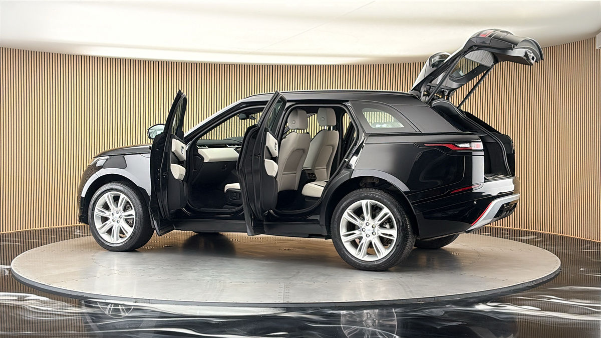More views of Land Rover Range Rover Velar