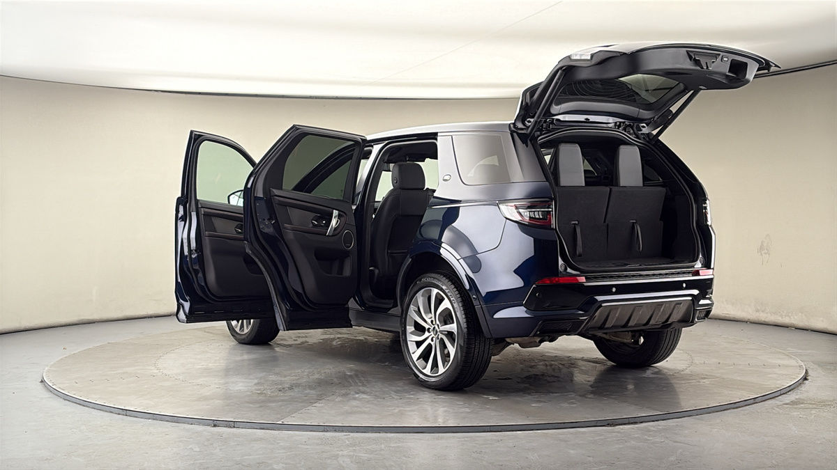 Land Rover Discovery Sport Image 23