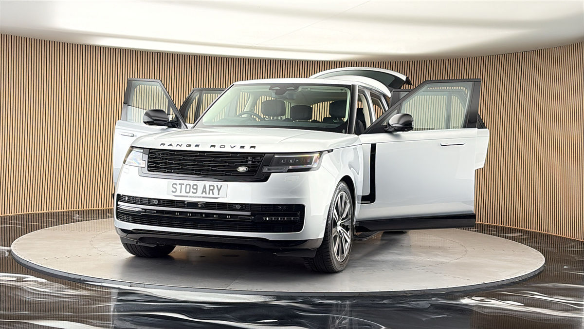 More views of Land Rover Range Rover