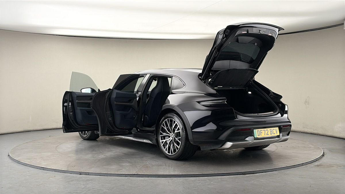 Porsche Taycan Image 23