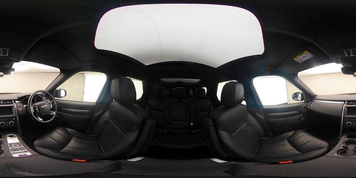 More views of Land Rover Discovery