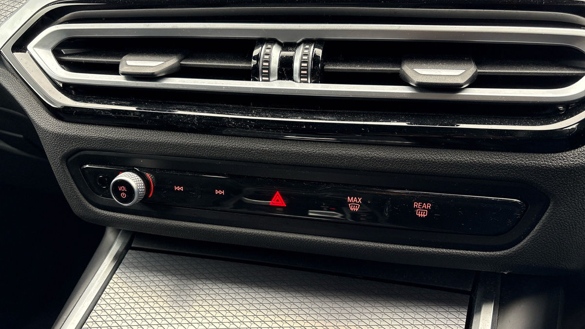 BMW 3 Series Image 28