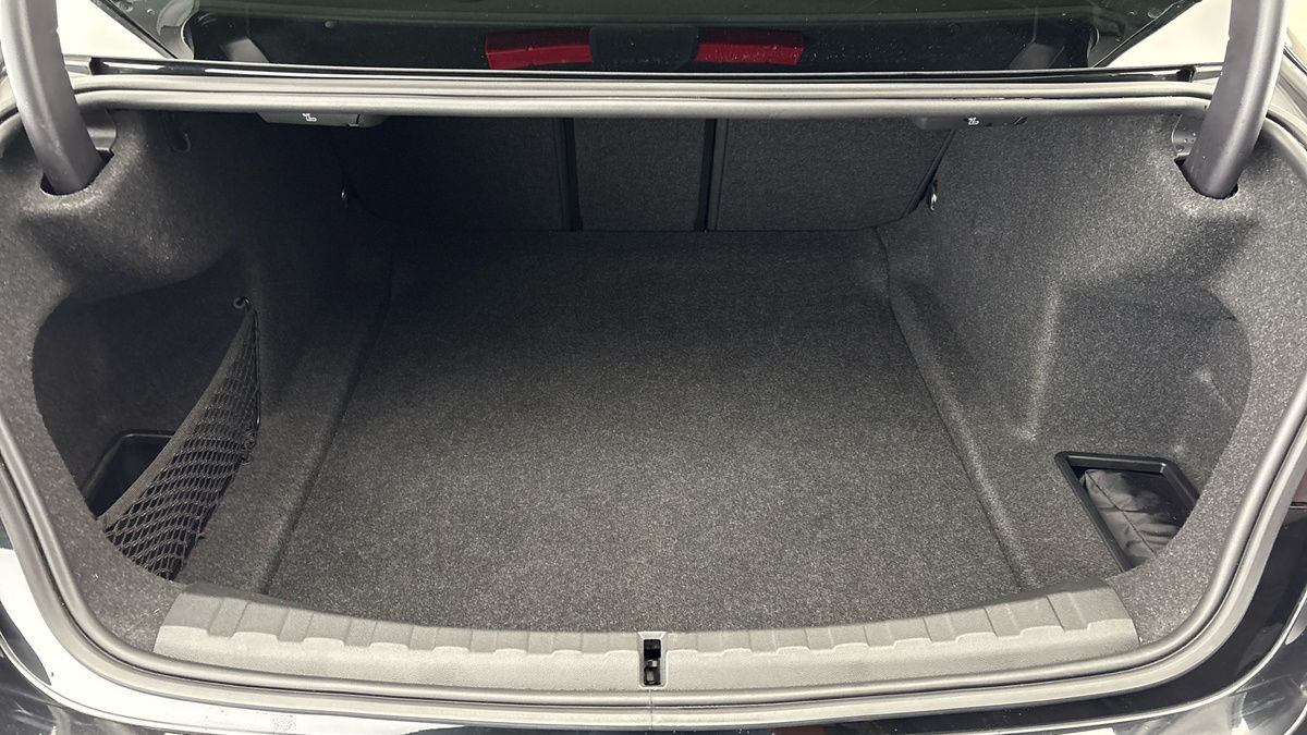 BMW 3 Series Image 11