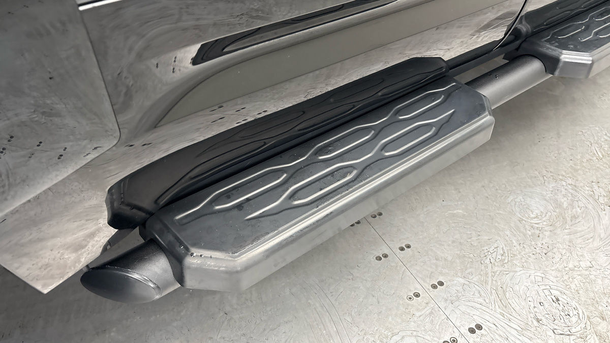 Land Rover Defender 110 Urban Image 25