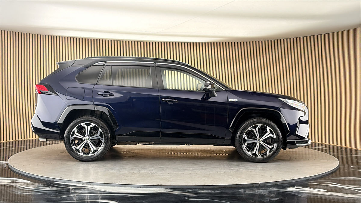 Toyota RAV4 Image 16