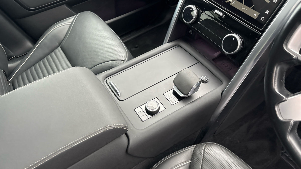 Land Rover Discovery Image 18