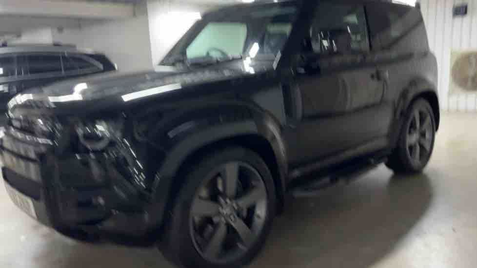 More views of Land Rover Defender 90
