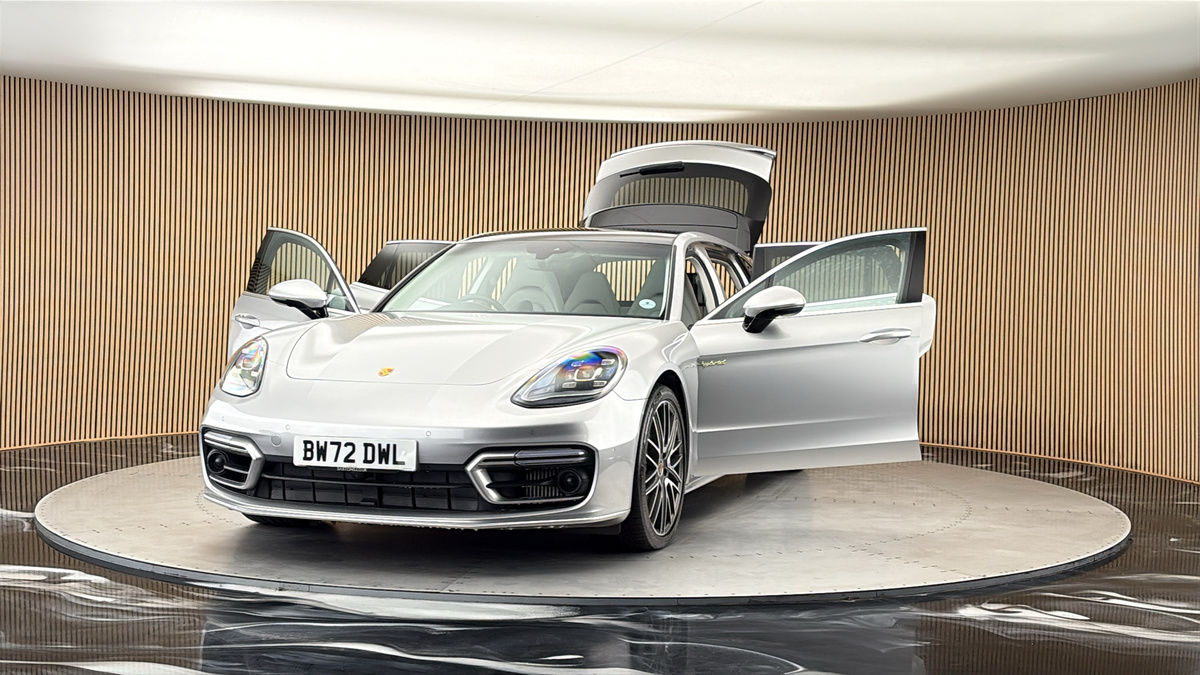 More views of Porsche Panamera