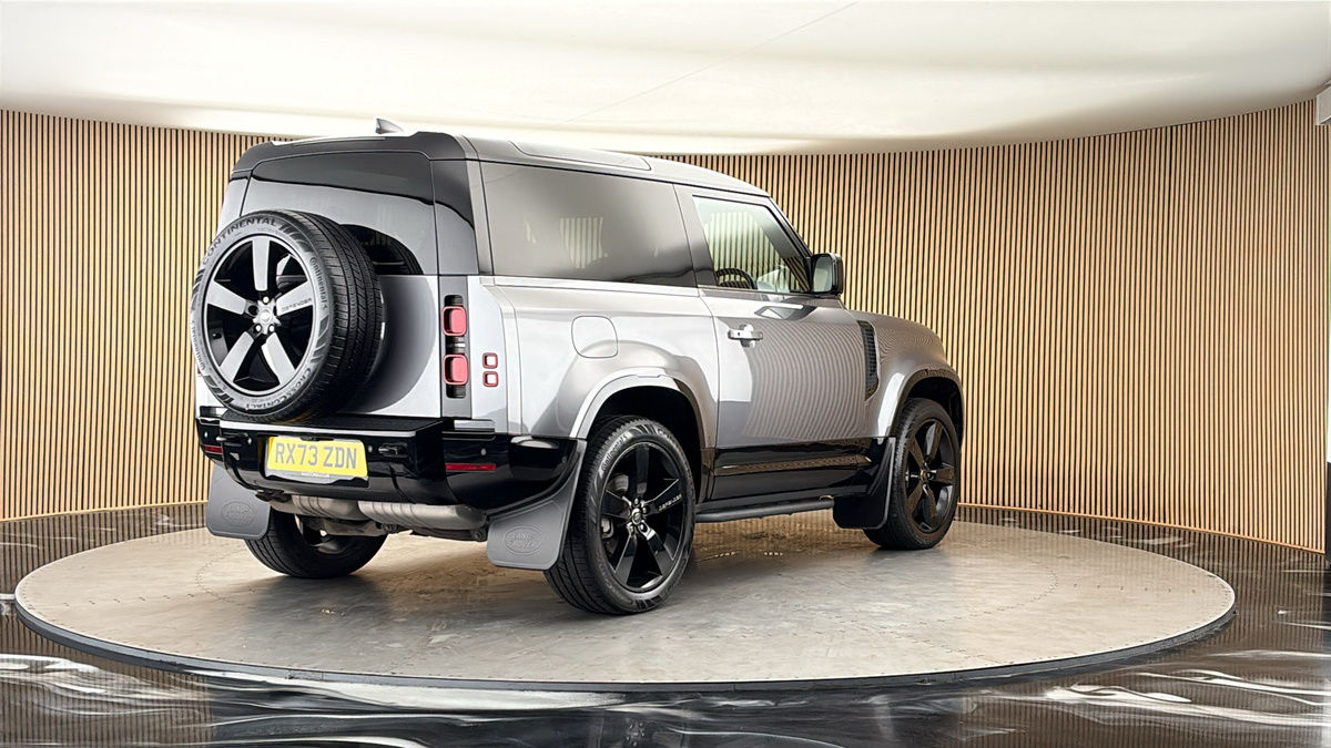 More views of Land Rover Defender 90