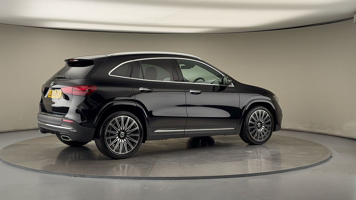 More views of Mercedes-Benz GLA