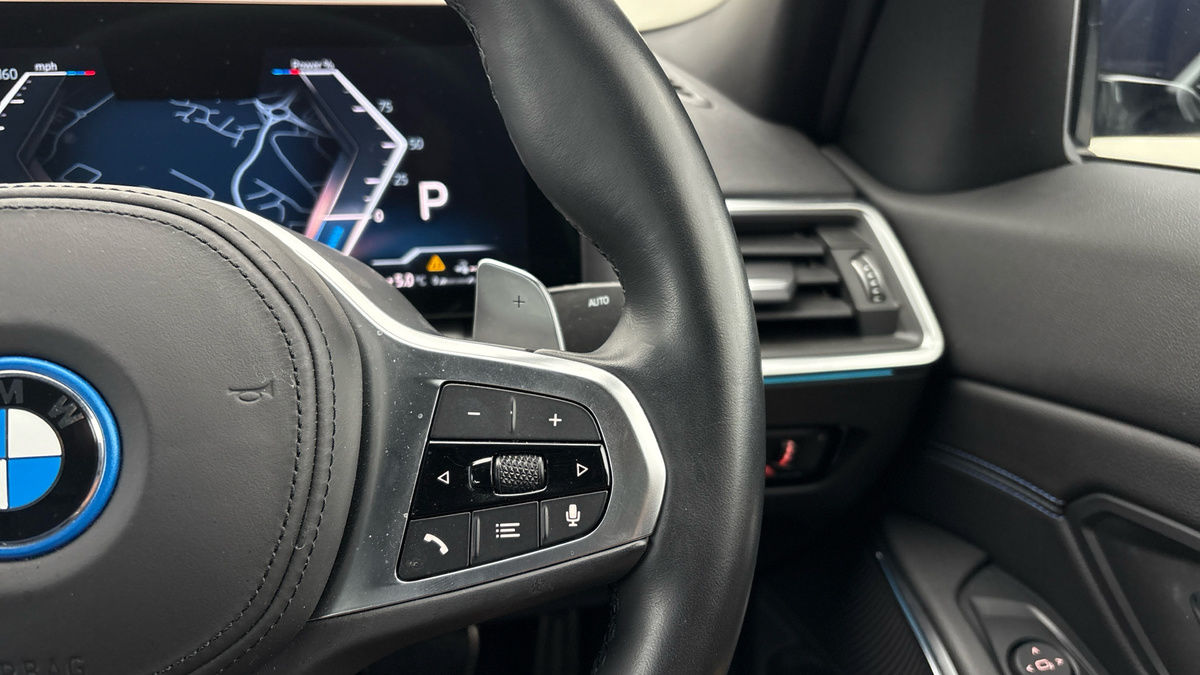 BMW 3 Series Image 14