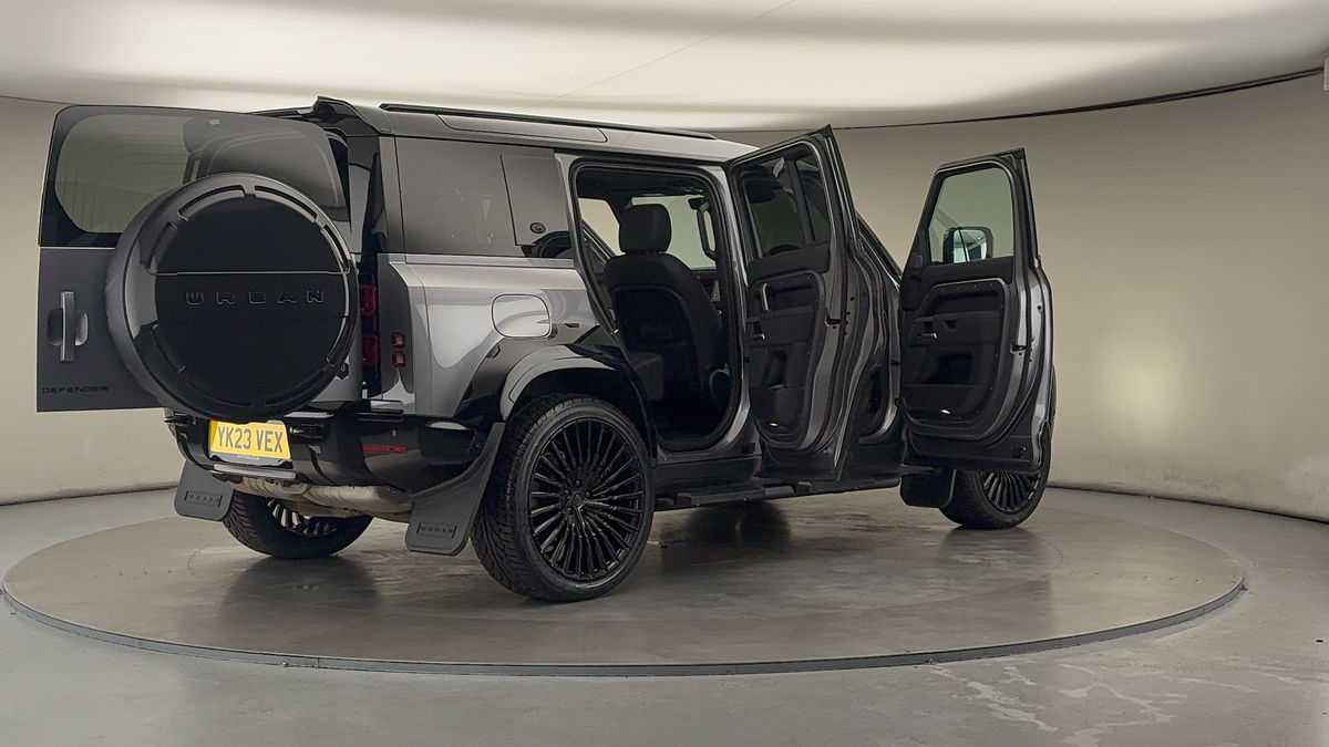 More views of Land Rover Defender 110