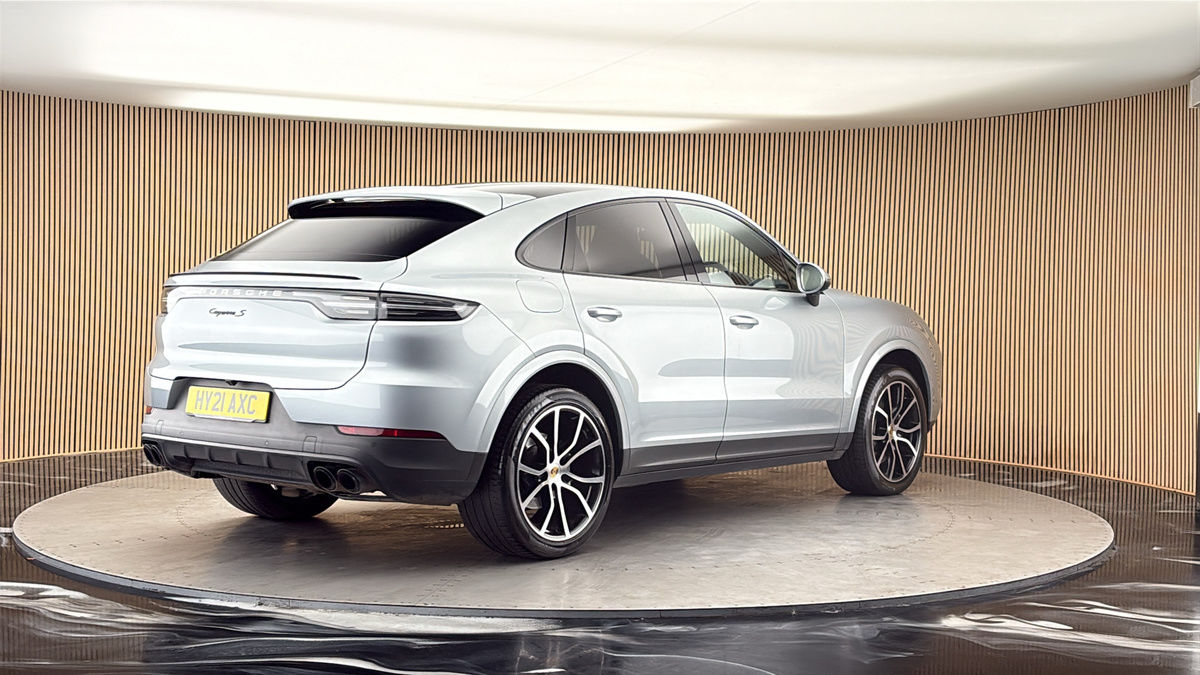 Porsche Cayenne Image 21
