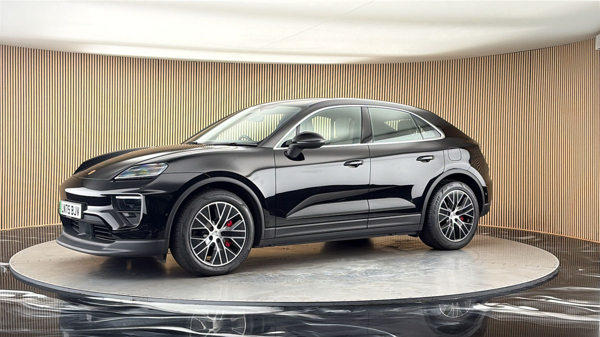 More views of Porsche Macan