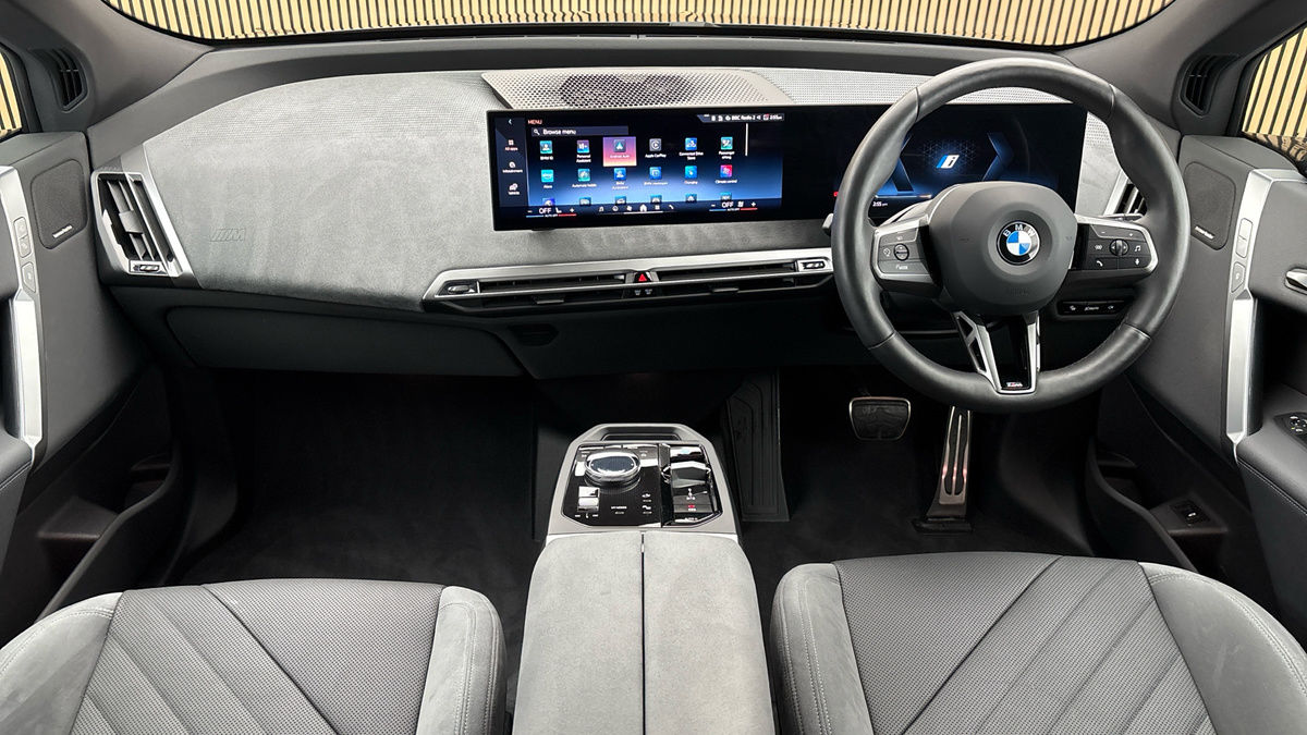 More views of BMW iX
