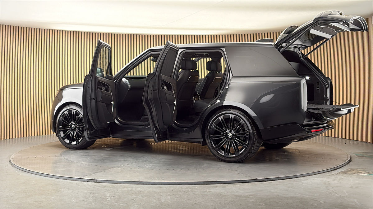 More views of Land Rover Range Rover