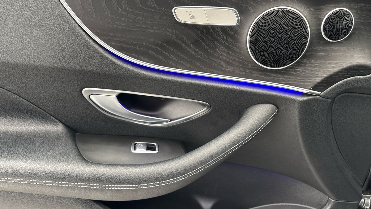 Mercedes-Benz E Class Image 19
