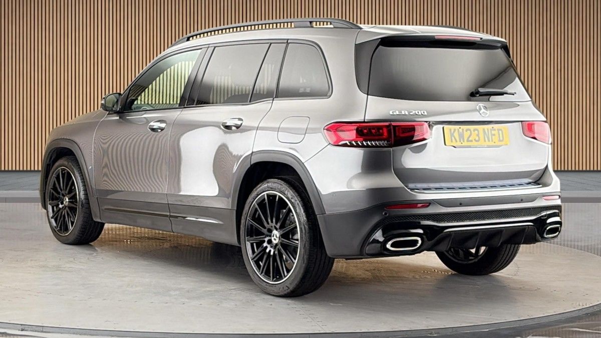 Mercedes-Benz GLB Image 2