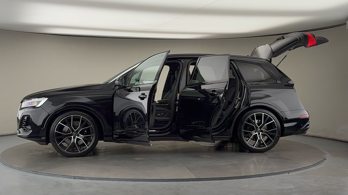 More views of Audi SQ7