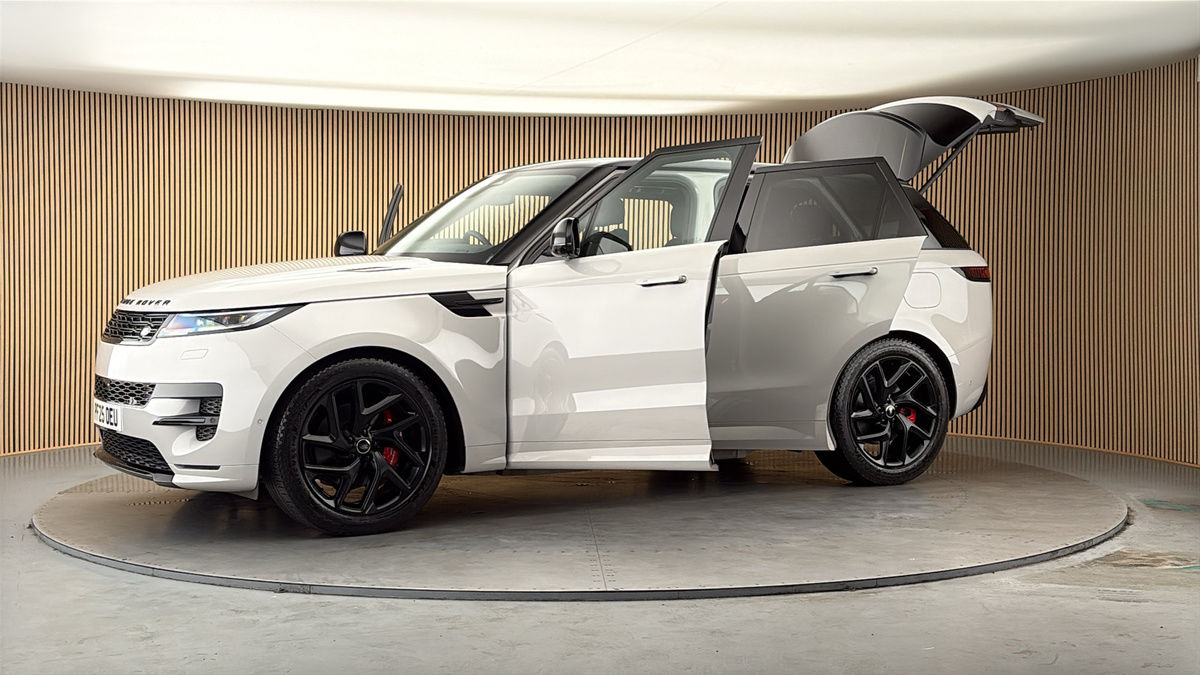 More views of Land Rover Range Rover Sport