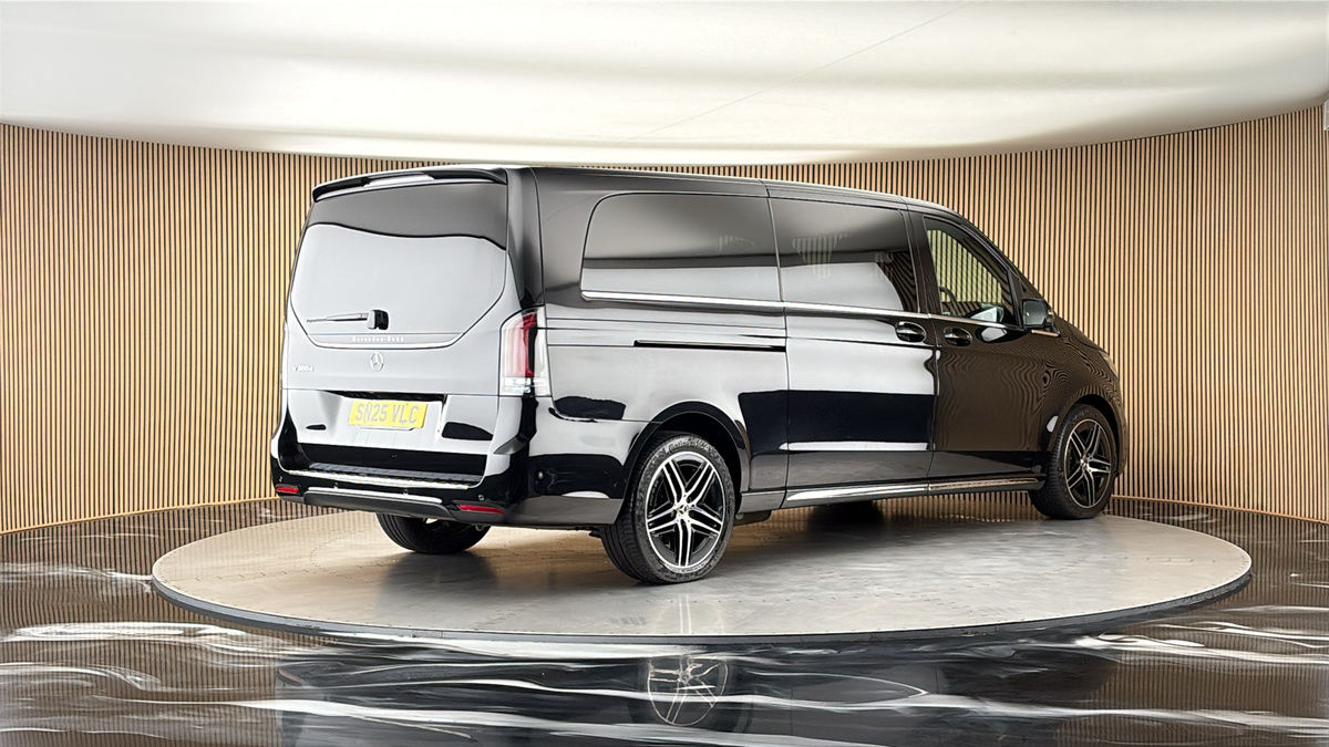 Mercedes-Benz V Class Image 21