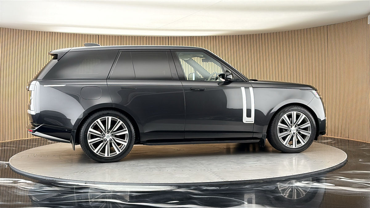 More views of Land Rover Range Rover