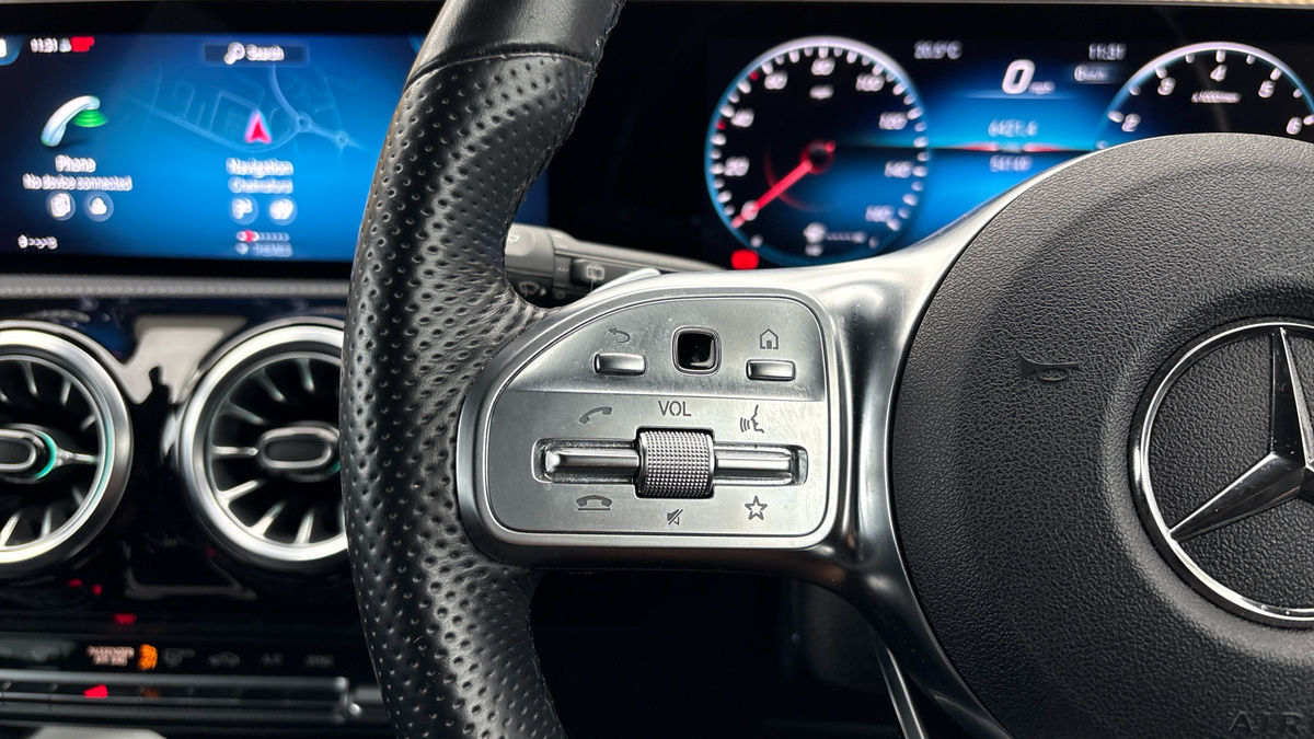 Mercedes-Benz CLA Image 13