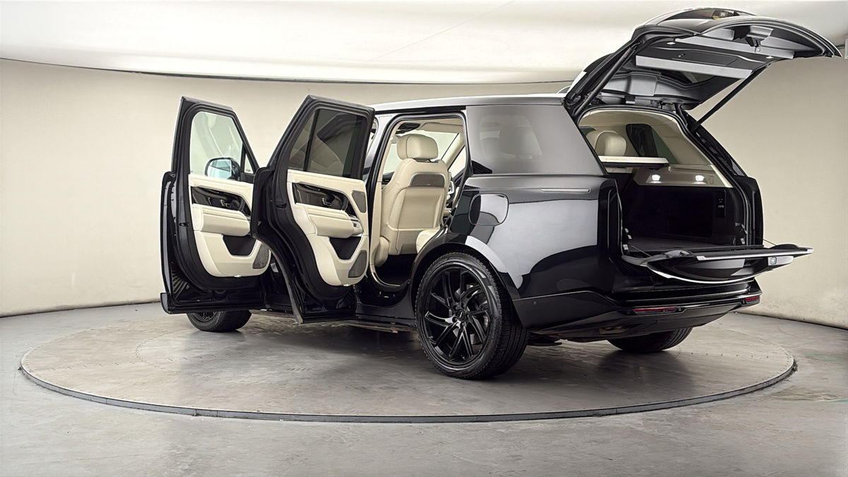 More views of Land Rover Range Rover