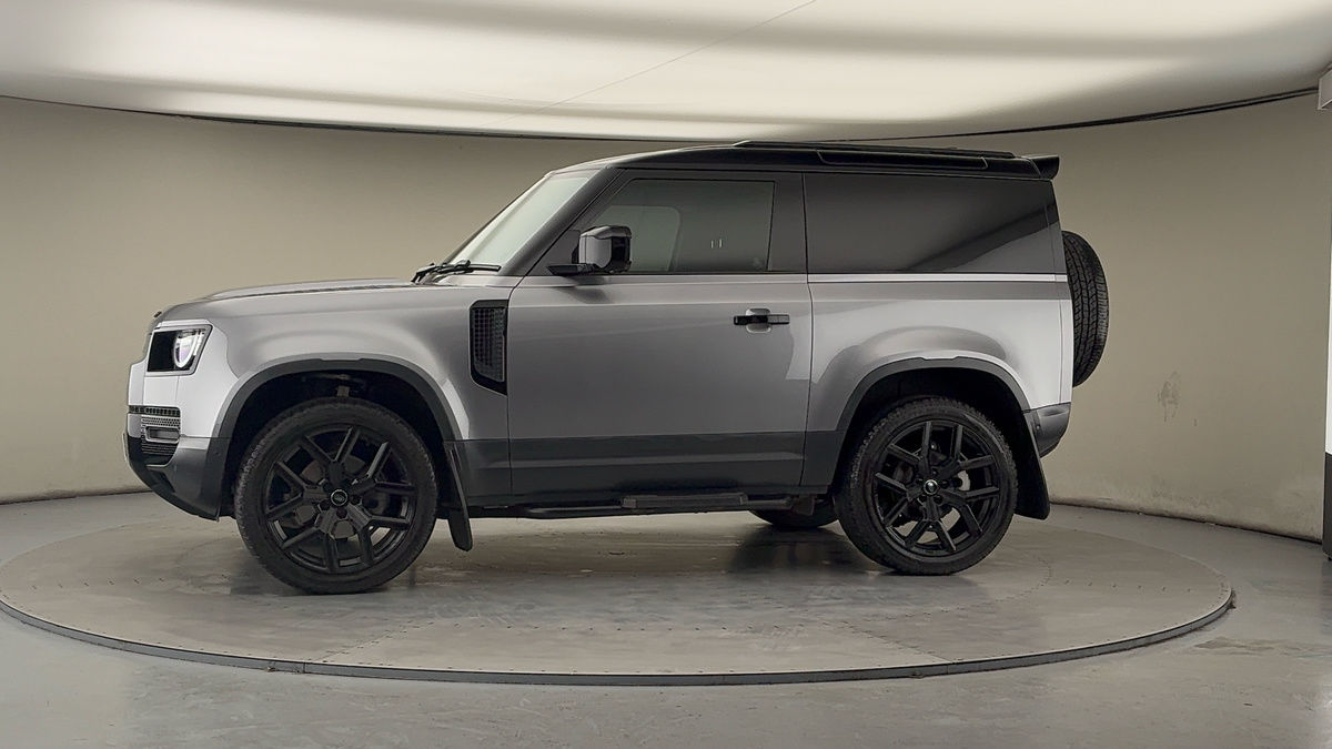 More views of Land Rover Defender 90