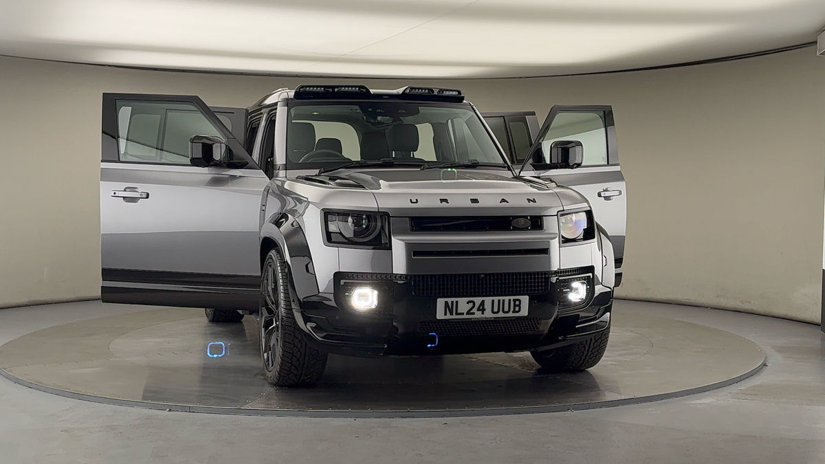 More views of Land Rover Defender 110