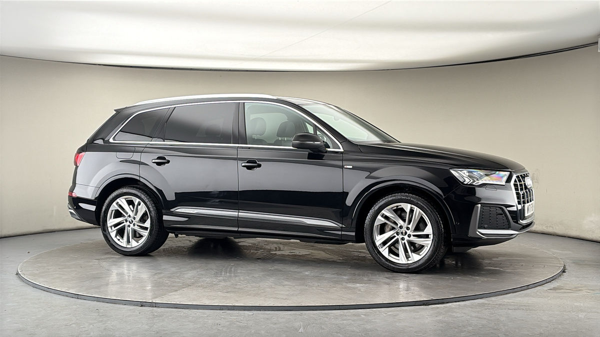 More views of Audi Q7
