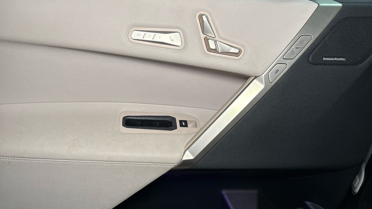 BMW iX Image 19