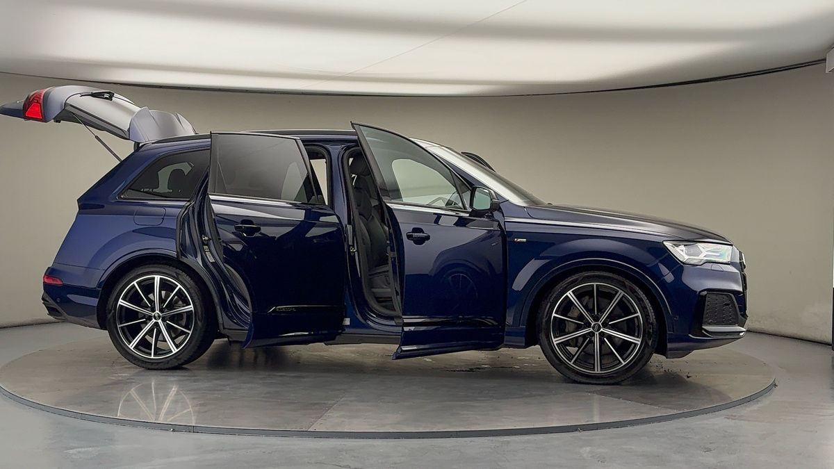 More views of Audi Q7