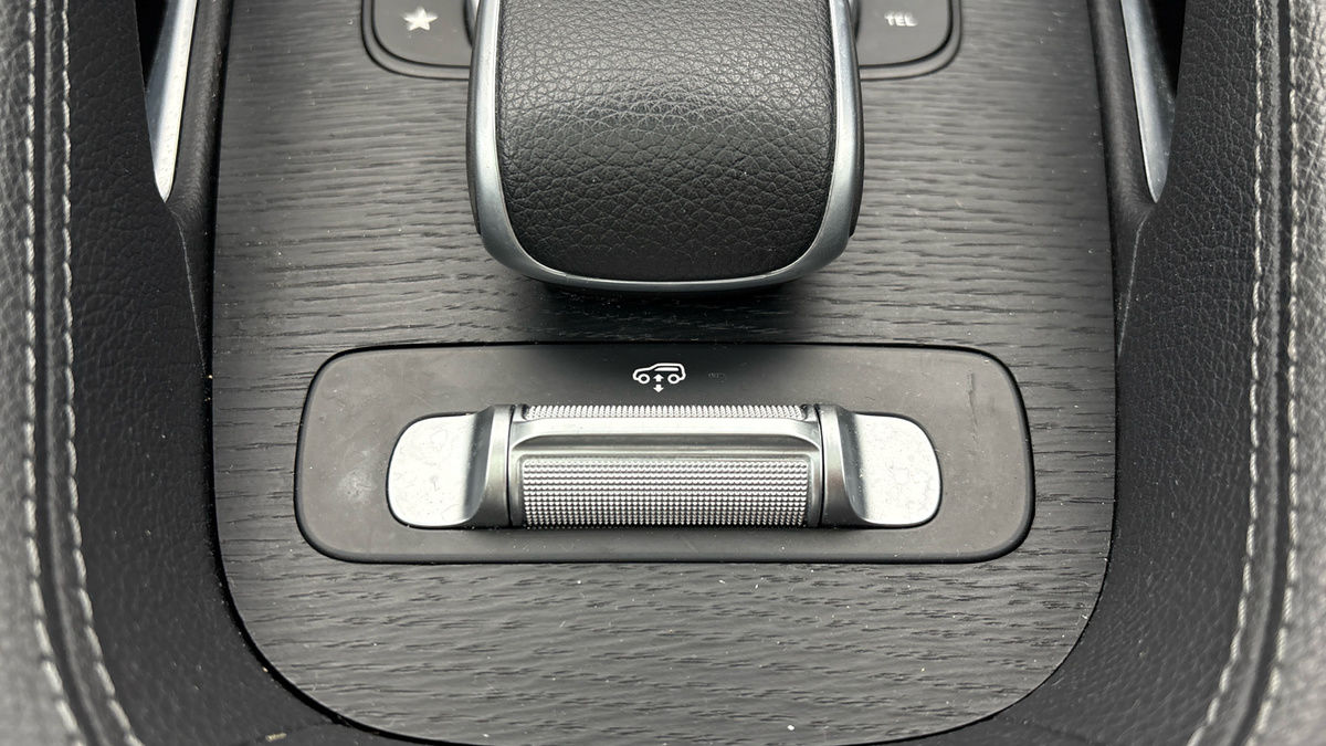 Mercedes-Benz GLE Image 30
