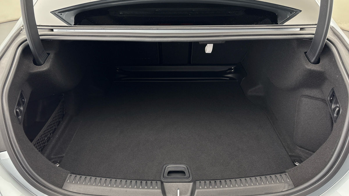 Mercedes-Benz E Class Image 11