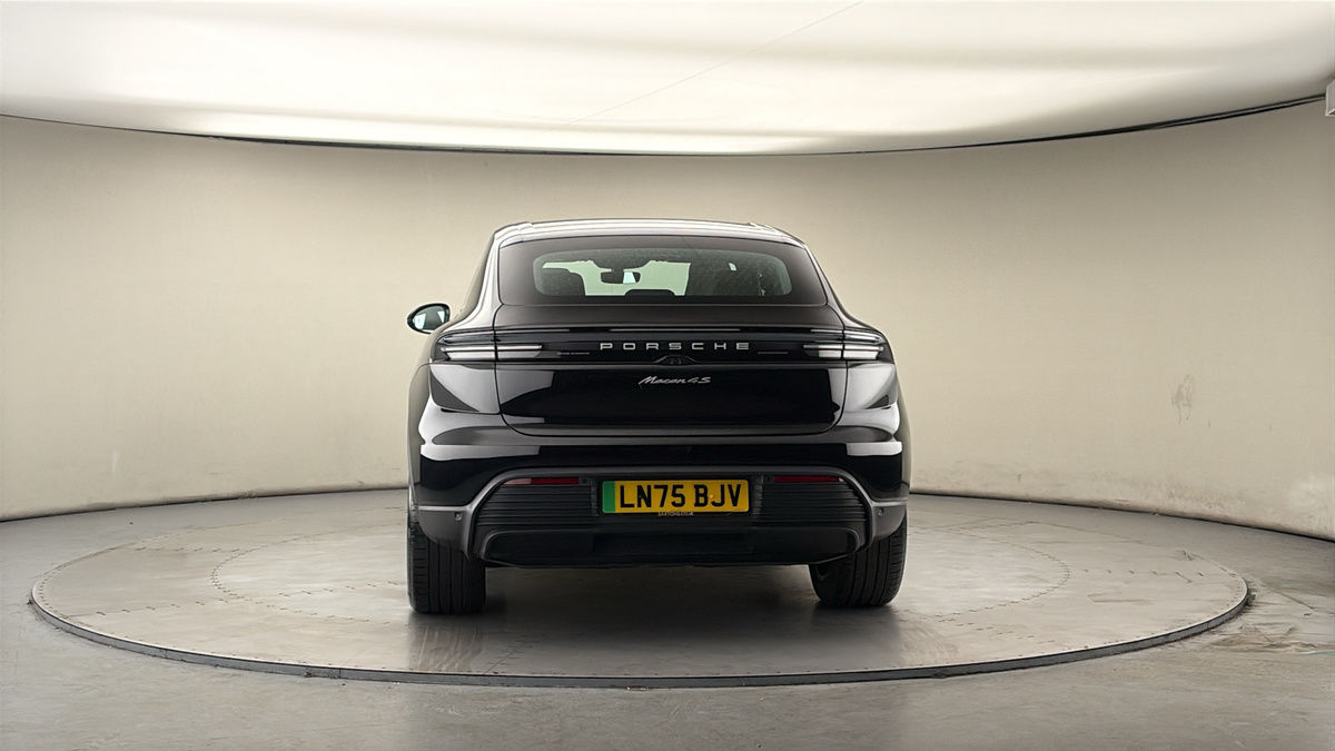 More views of Porsche Macan