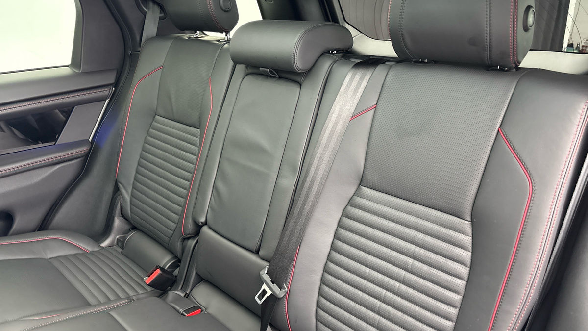 Land Rover Discovery Sport Image 8