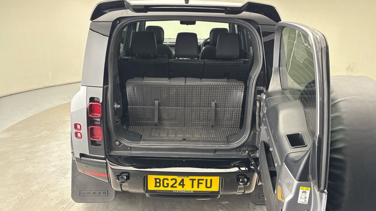 Land Rover Defender 110 Urban Image 11