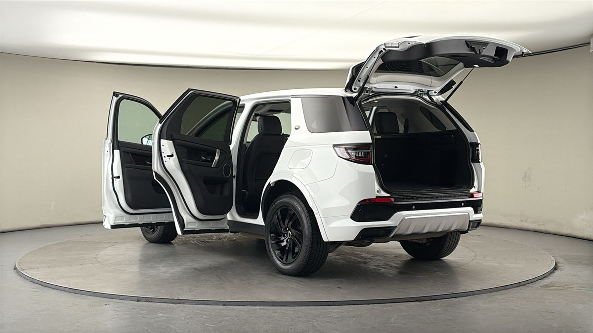 Land Rover Discovery Sport Image 23