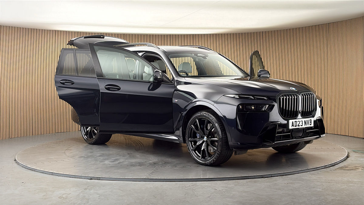 More views of BMW X7