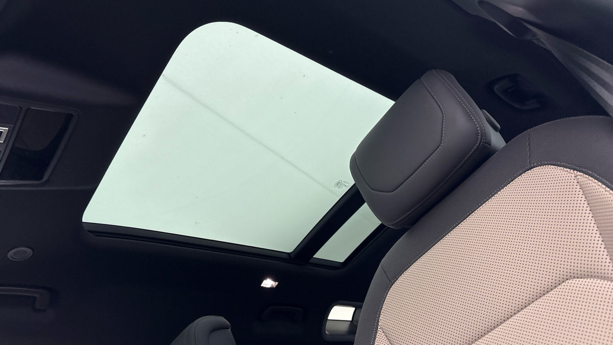 Land Rover Defender 110 Urban Image 6