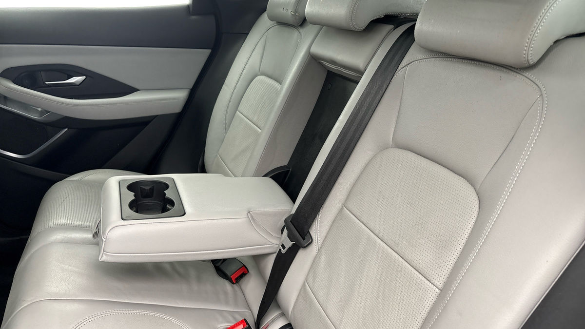 Jaguar E-PACE Image 9