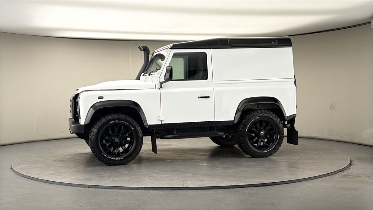 More views of Land Rover Defender 90