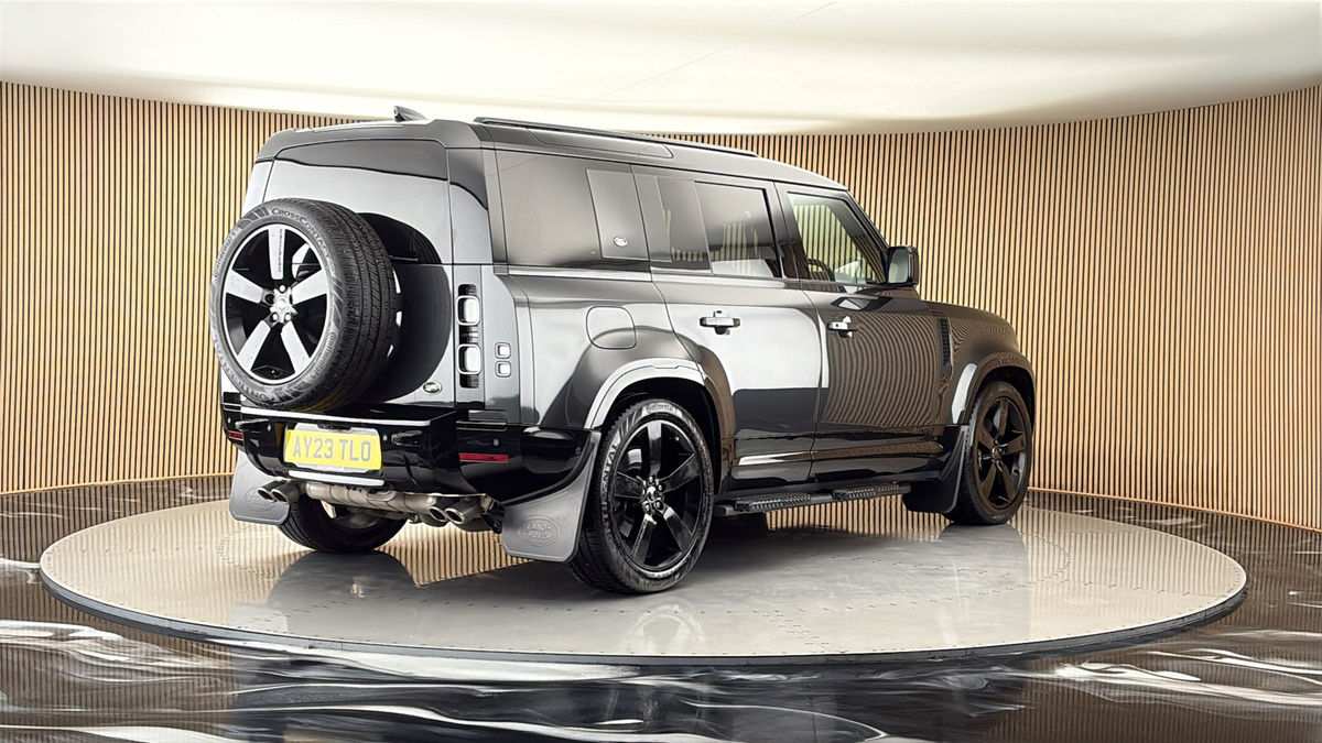 More views of Land Rover Defender 110