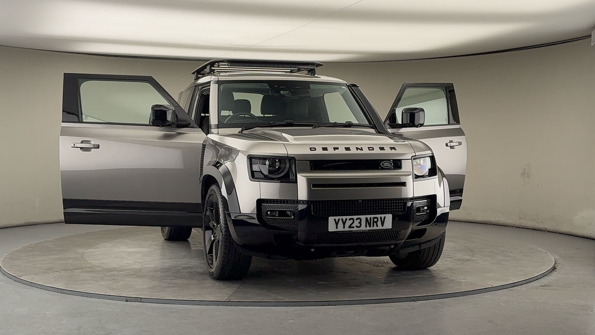 More views of Land Rover Defender 90