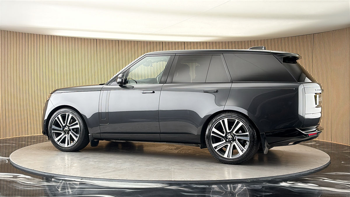 More views of Land Rover Range Rover