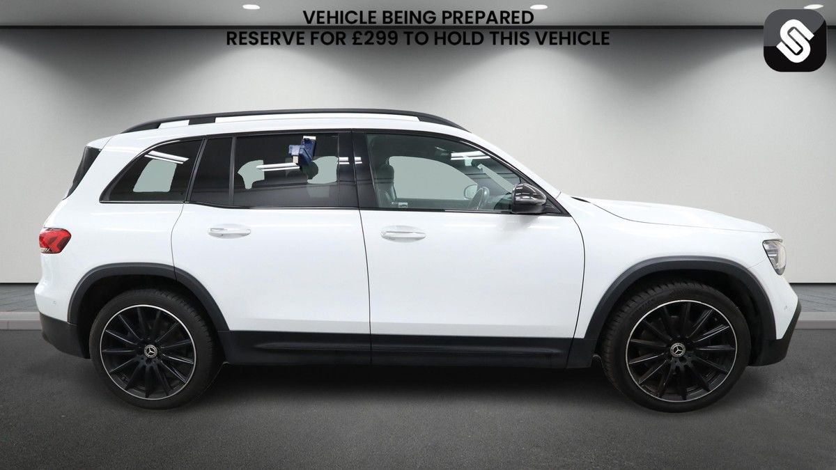 Mercedes-Benz GLB Image 5